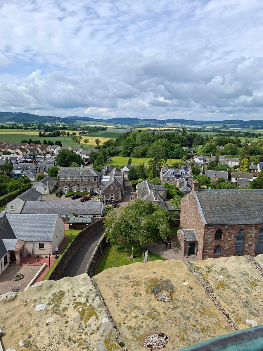 INS_UHI's tweet image. Thanks to everyone who made the @ThinkUHI INS Viking and the Early Medieval Studies Summer Course 2025 a great success. We needed additional places to meet the high demand! More events planned for next academic year. tinyurl.com/pmf3e58a