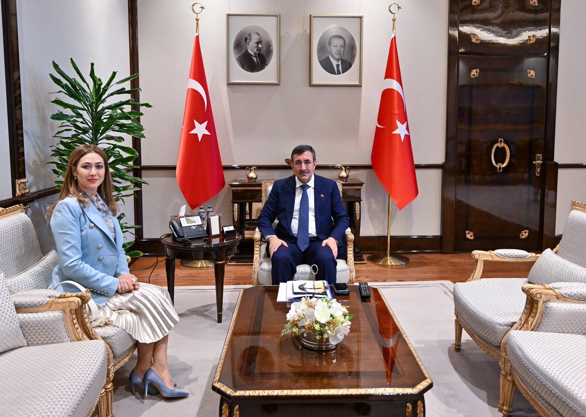 📍 Cumhurbaşkanı Yardımcımız Sayın Cevdet Yılmaz’ı ziyaret ettik.

Depremin ardından Kahramanmaraş’ta derinleşen içme suyu sorunumuzu bir kez daha en yüksek düzeyde dile getirdik.

Elbette Gaziantep de bu vatanın aziz bir toprağıdır. Ancak deprem sonrası su kaynaklarının yer