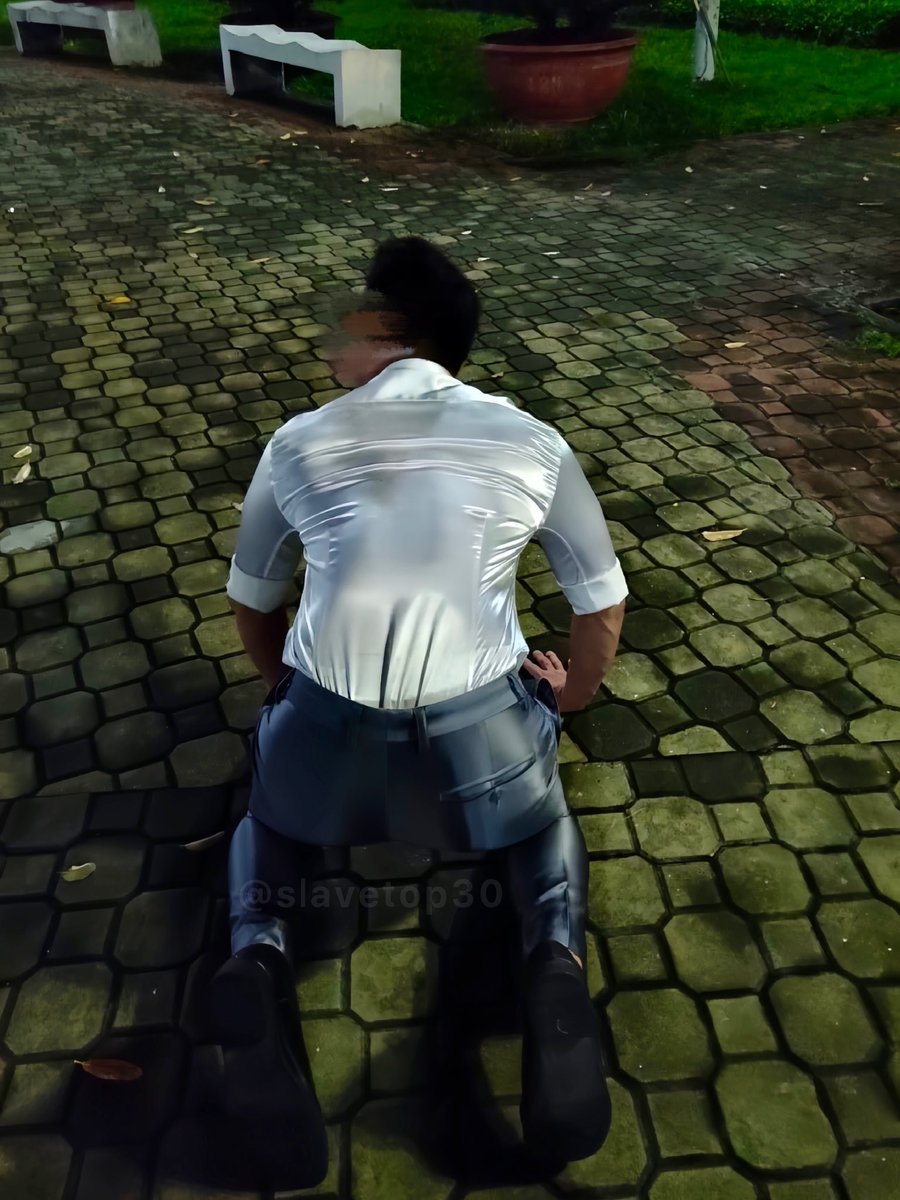 Exhibition tweet media