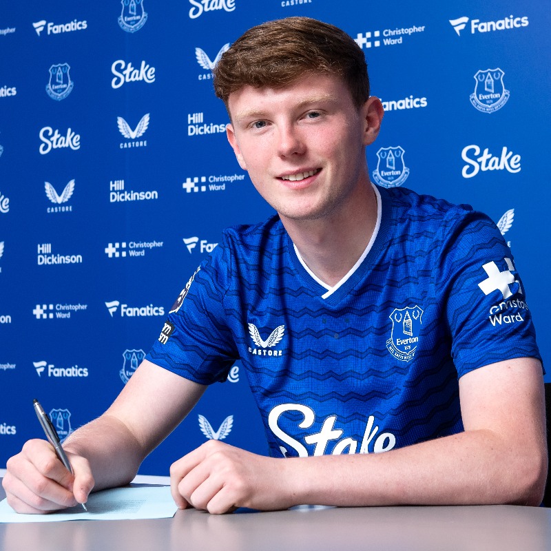 EvertonAcademy's tweet photo. Midfielder Jack Patterson has signed a new two-year contract to keep him with the Club until the end of June 2027. ✍️

Congrats, Jack! 🔵🔽