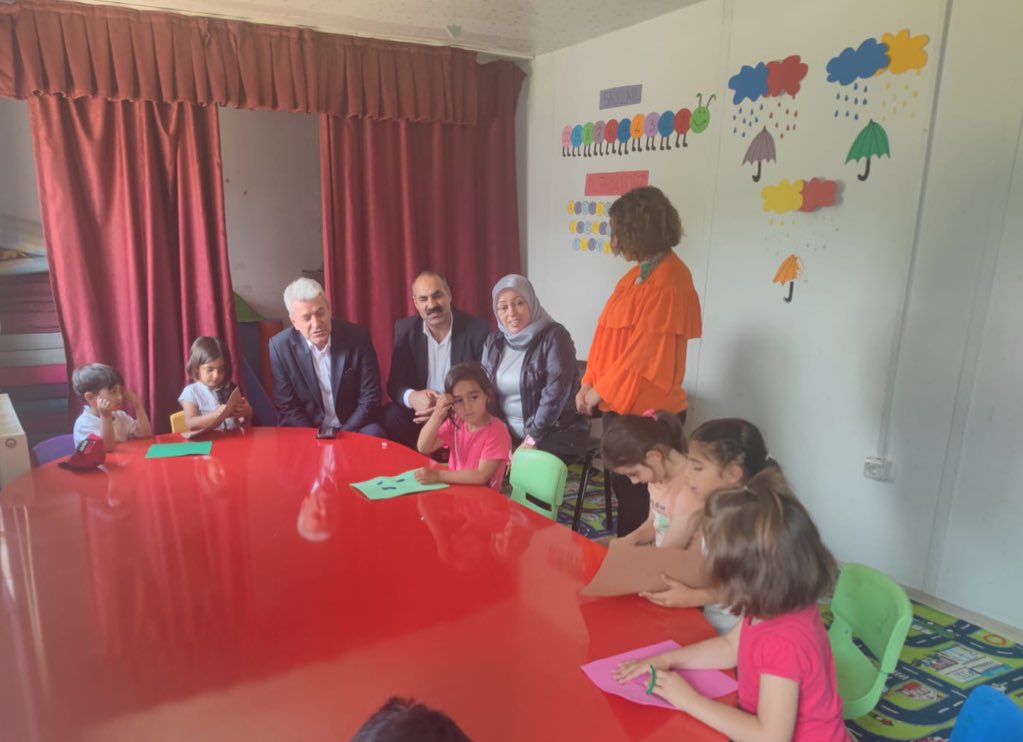 AK PARTİ TUŞBA İLÇE BAŞKANLIĞI (@vanaktusba) on Twitter photo Başkanımız Ümit Kanan, Kadın kolları başkanımız Selver Gündüz ve Yönetim kurulu üyelerimiz,
İskele Aile Destek Merkezi’ni ziyaret ederek Muharrem ayı dolayısıyla aşure ikramında bulundular.
<a href="/umitkanan72/">Ümit KANAN</a> <a href="/ArvasAbdulahat/">Abdulahat Arvas</a> <a href="/Burhan_Kayaturk/">Burhan Kayatürk</a> <a href="/K_Turkmenoglu_V/">KAYHAN TÜRKMENOĞLU</a> <a href="/AK_PartiVan/">AK Parti Van</a> <a href="/Akparti/">AK Parti</a> Başkanımız Ümit Kanan, Kadın kolları başkanımız Selver Gündüz ve Yönetim kurulu üyelerimiz,
İskele Aile Destek Merkezi’ni ziyaret ederek Muharrem ayı dolayısıyla aşure ikramında bulundular.
<a href="/umitkanan72/">Ümit KANAN</a> <a href="/ArvasAbdulahat/">Abdulahat Arvas</a> <a href="/Burhan_Kayaturk/">Burhan Kayatürk</a> <a href="/K_Turkmenoglu_V/">KAYHAN TÜRKMENOĞLU</a> <a href="/AK_PartiVan/">AK Parti Van</a> <a href="/Akparti/">AK Parti</a>