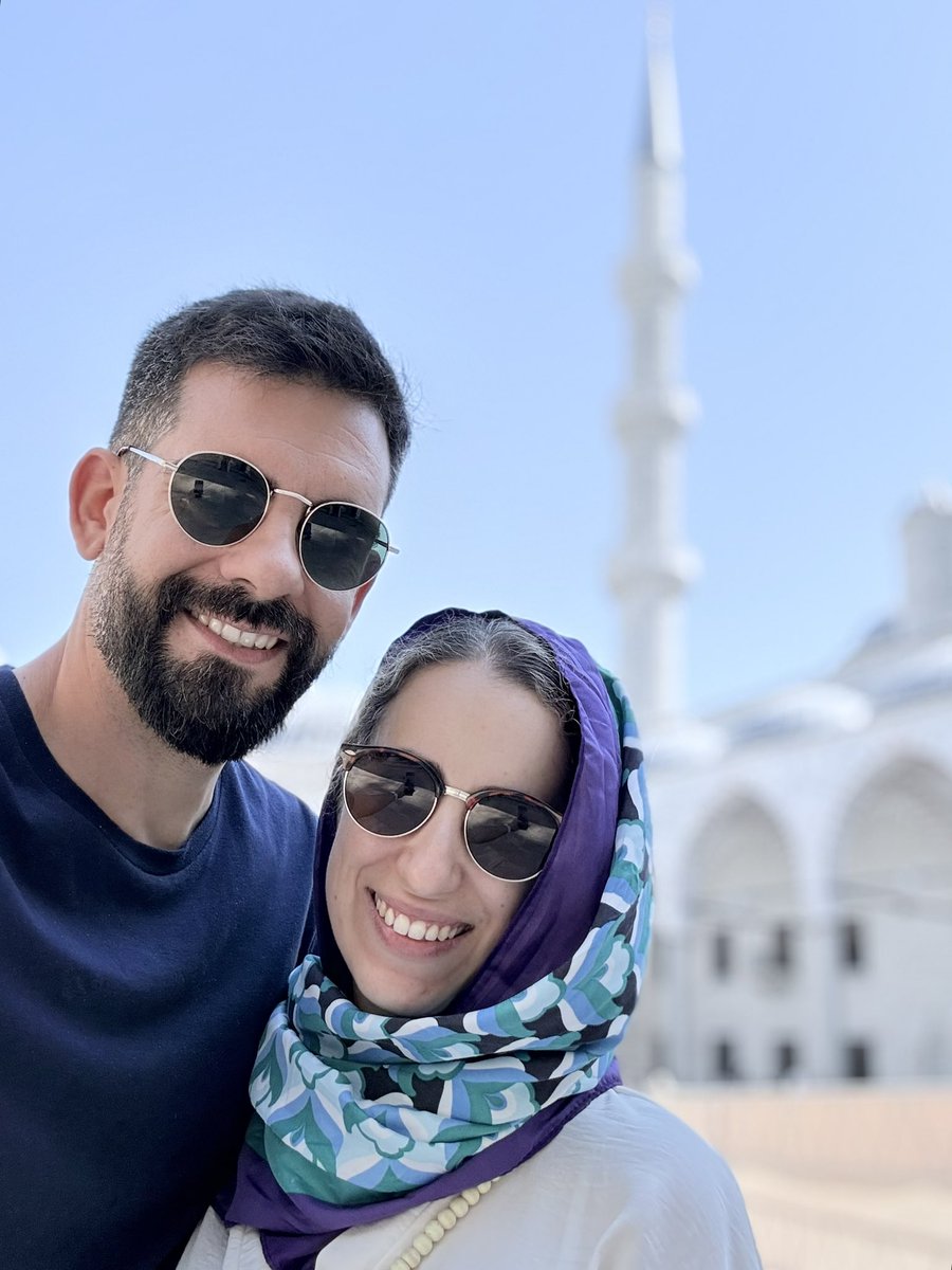 lacort's tweet photo. Hace dos meses en Wuhu 🇨🇳 la gente se giraba a mirarme, supongo que les parecía un marciano por rasgos/estatura/atuendo. Hubo ratos muy largos donde no me cruzaba con una sola persona no-china.

En Estambul me confunden con un nativo y me preguntan precios en las tiendas. https://t.co/T6QOtQoIdp