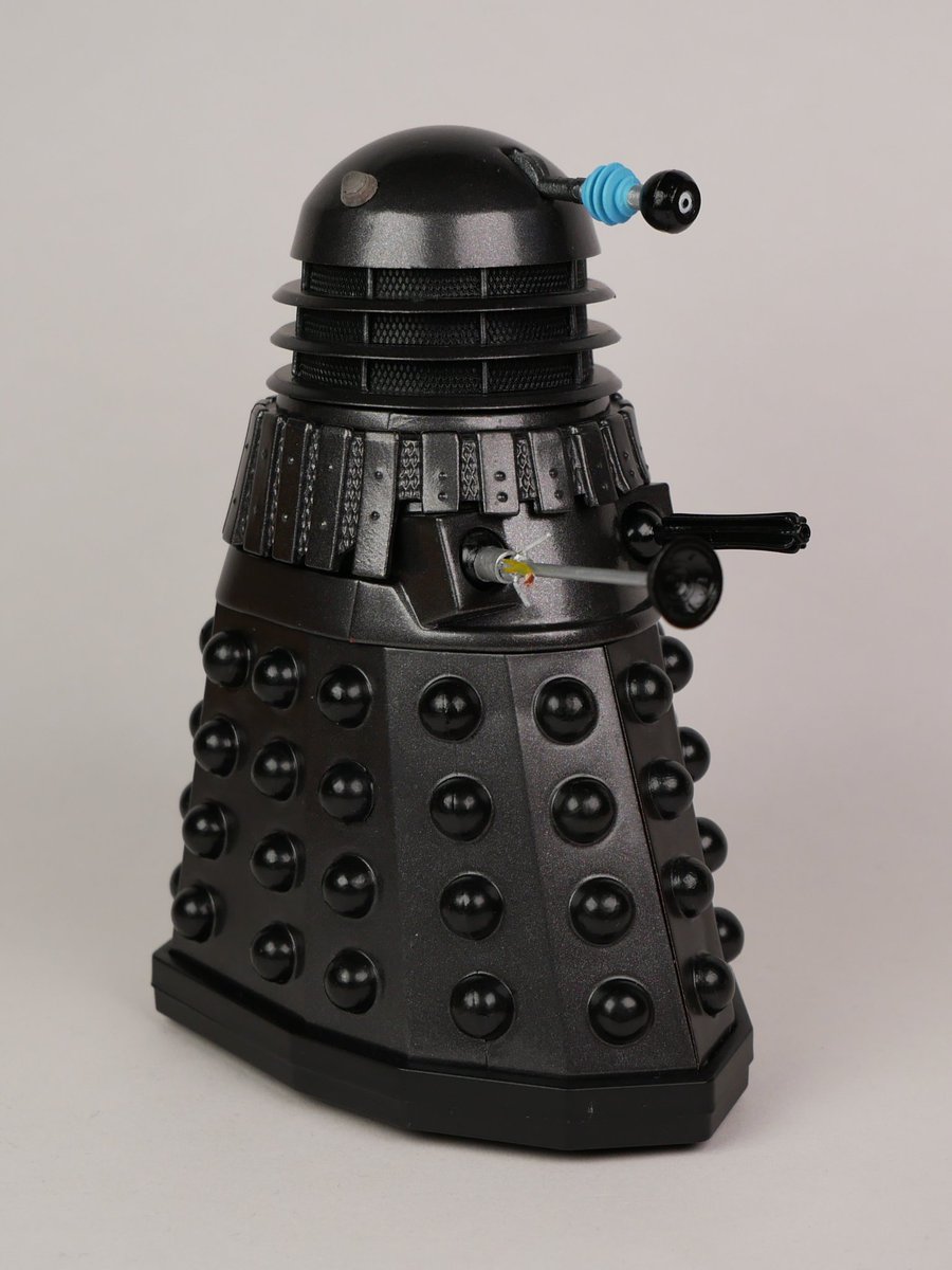 _what_is_that's tweet photo. Mark III Travel Machine - Destination: Skaro

Claws from @customssupremes 

Finally completed this repaint with all the arm options from the story! https://t.co/C6GQZ0lgCU