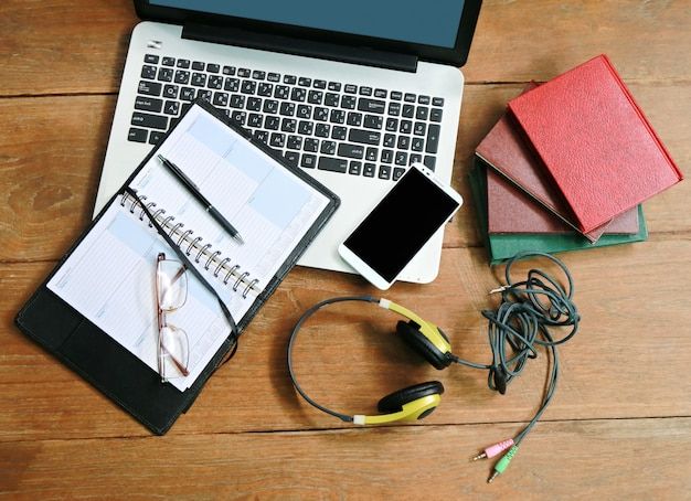 MichWong01's tweet image. Interested in working with me? Let’s start with a chat 💬
#BookHelp #StartWithMary #WritingCommunity #AuthorLife