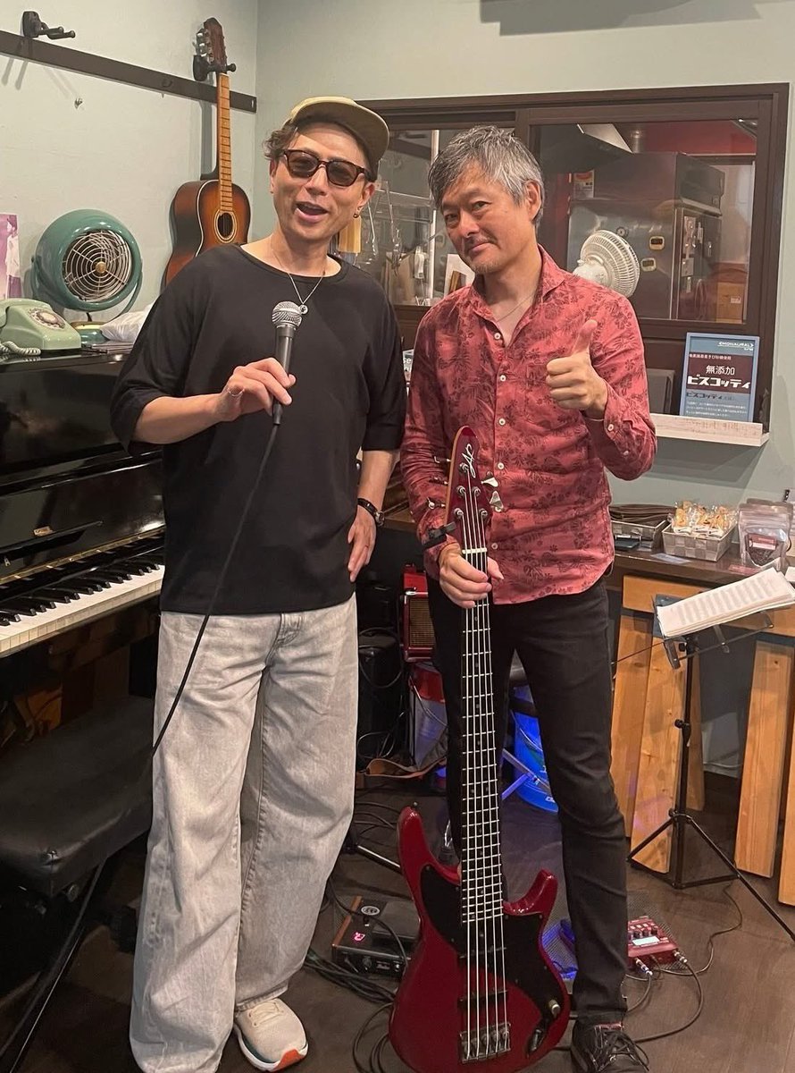 bassitoboo's tweet photo. 川口 Monaural
#斎藤タカヤ ( #ピアノ )と #ベース のデュオユニット「 #ProjectDuo 」のライブでした。
今回も「 #食と音楽のコラボ 」連動企画ということで、お客様には、焼き立て熱々の「伊藤家の #ラザニア 」を召し上がりながら聴いていただくという、まさに熱いライブとなりました🔥 https://t.co/YXrV12UIso