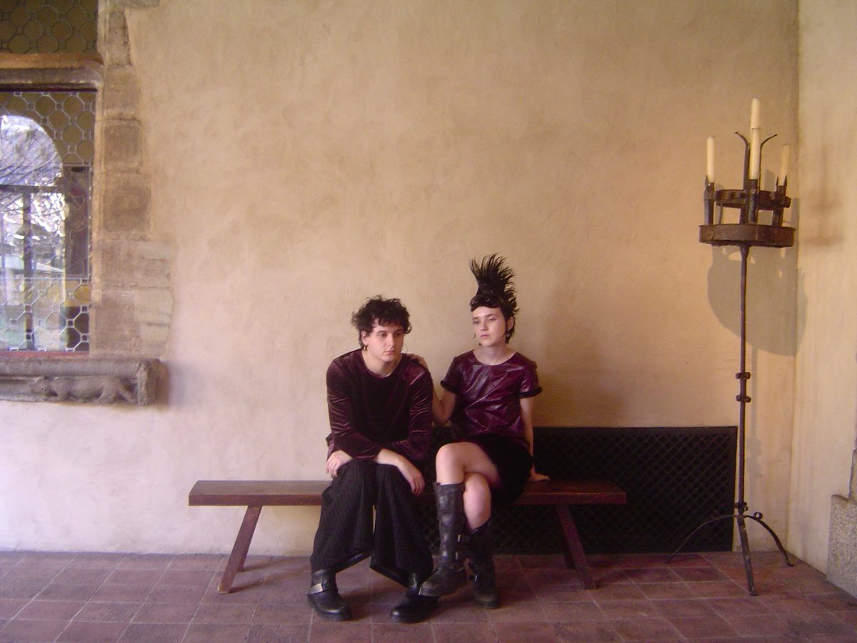 Sex Week share new single, "Lone Wolf" and announce debut London headline show at the Shacklewell Arms on 20 August buff.ly/6Okld3R