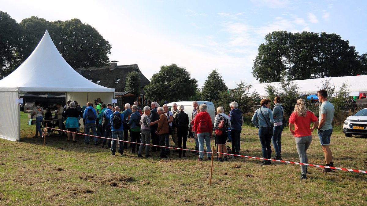 De oogstdag wandeltocht trekt steeds meer bezoekers. Dit jaar 7,5, 15 en 25 kilometer met leuke rustpunten.
Wanneer? zaterdag 26 juli vanaf 08.00 uur. Holthonerweg 9, 7779DE Holthone.