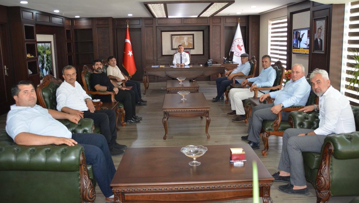 T.C. Kepez Kaymakamlığı (@kepez_kaymakam) on Twitter photo Kaymakamımız Sn. Suat Dervişoğlu, yeni görevi dolayısı ile hayırlı olsun dilekleri için gelen Gündoğdu, Kuzeyyaka, Habibler, Sütçüler, Ayanoğlu, Fevzi Çakmak, Gazi, Düdenbaşı mahalle muhtarlarını makamında kabul etti.
<a href="/suat_dervisoglu/">Suat Dervişoğlu</a>
<a href="/AntalyaValilik/">T.C. Antalya Valiliği</a> Kaymakamımız Sn. Suat Dervişoğlu, yeni görevi dolayısı ile hayırlı olsun dilekleri için gelen Gündoğdu, Kuzeyyaka, Habibler, Sütçüler, Ayanoğlu, Fevzi Çakmak, Gazi, Düdenbaşı mahalle muhtarlarını makamında kabul etti.
<a href="/suat_dervisoglu/">Suat Dervişoğlu</a>
<a href="/AntalyaValilik/">T.C. Antalya Valiliği</a>
