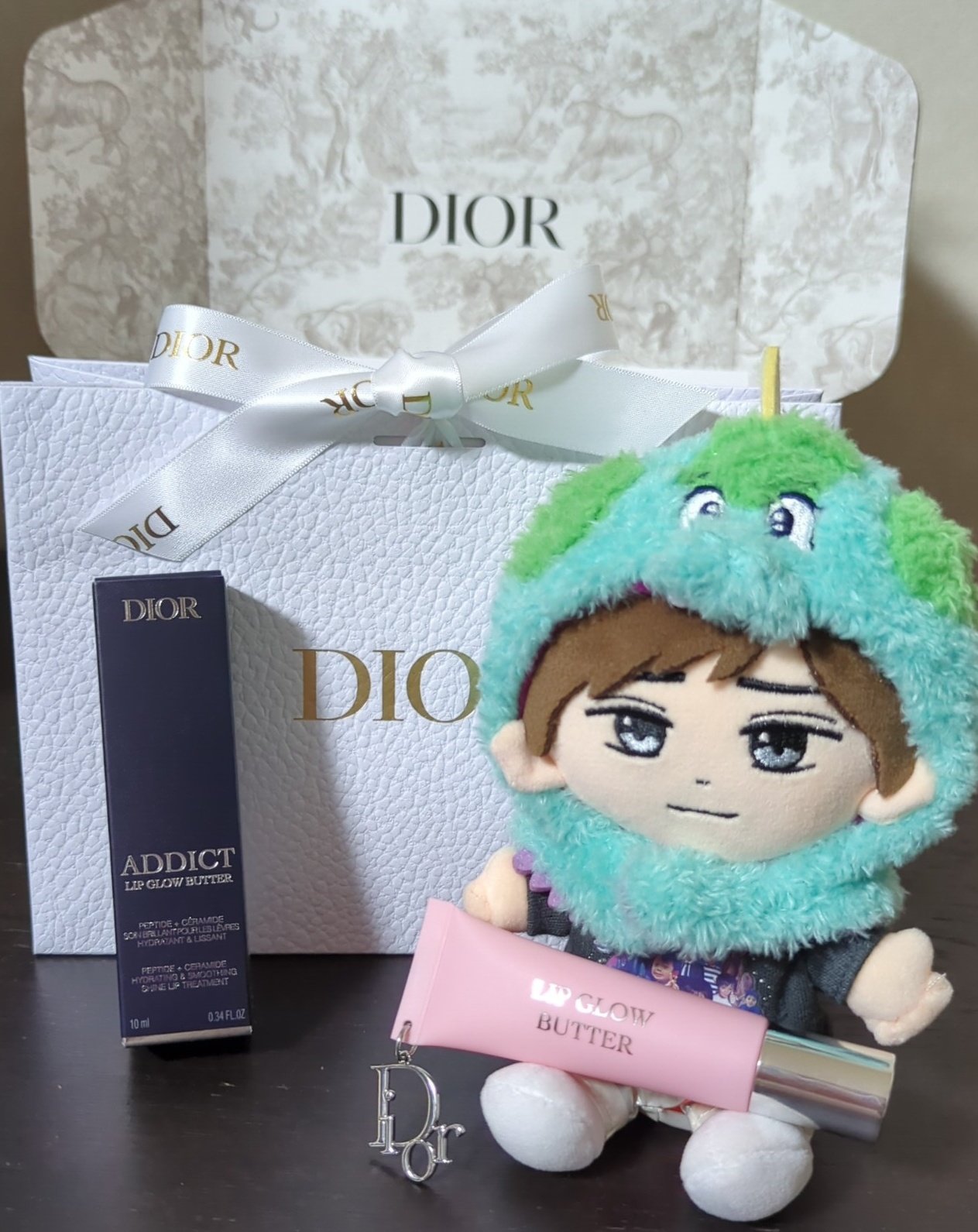 ☆えだ☆Dior 3点セットリップグロウ &ルボーム&トートバッグ 話題の新作☆】DIOR 蝶 花 ブックトート バッグ ミディアム