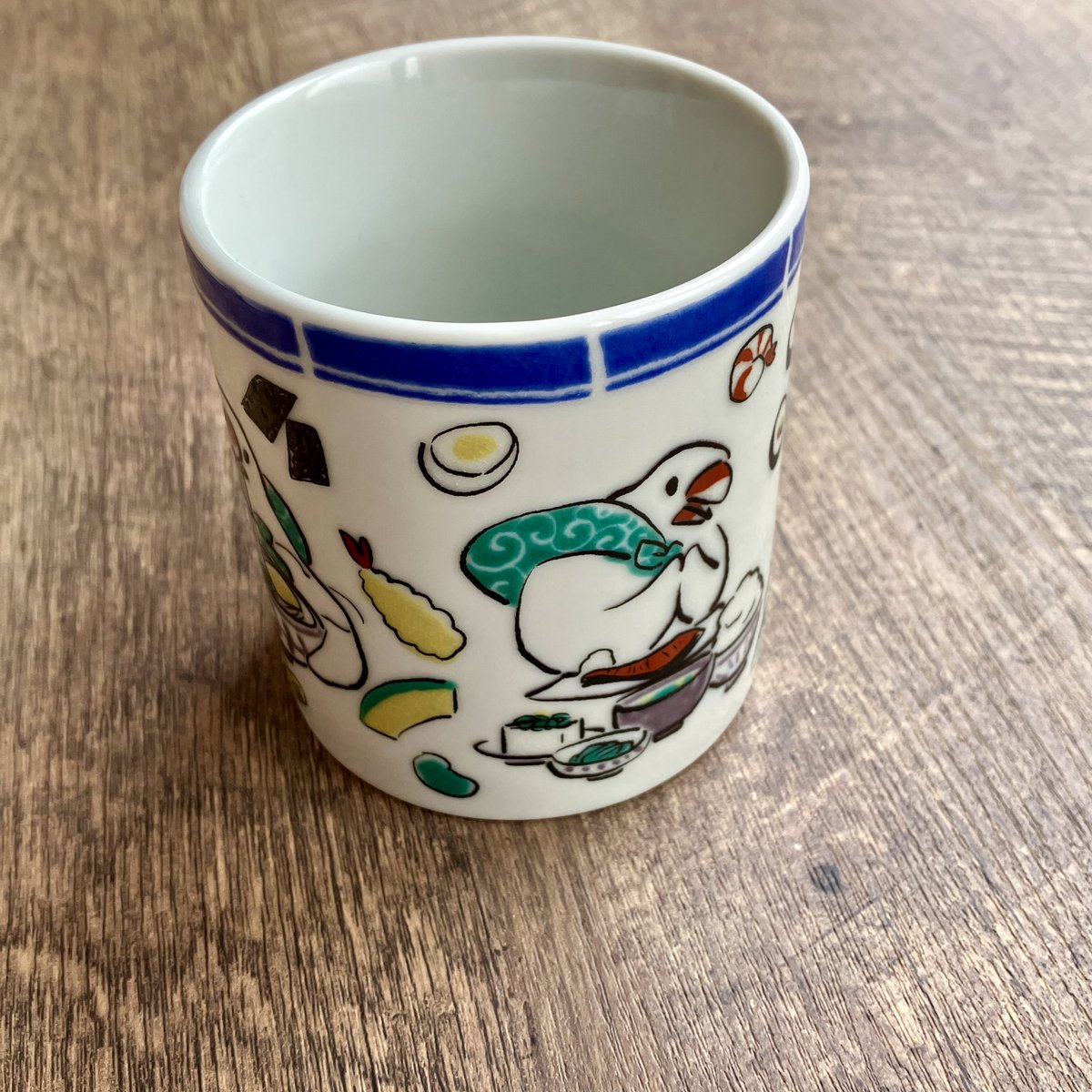 HOW HOUSEさんとのコラボ商品、九谷焼のお皿とマグカップが発売中です