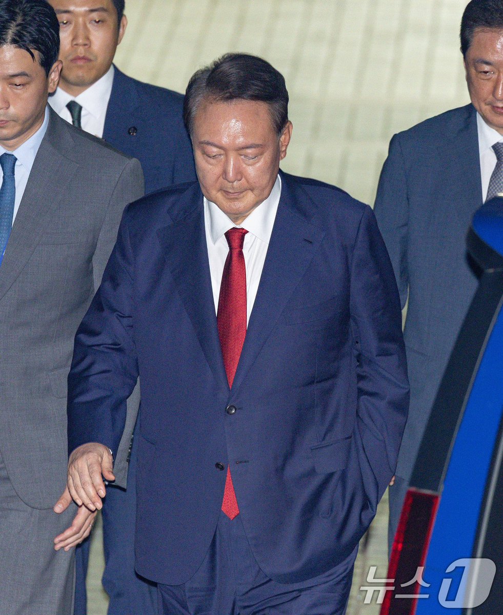 채터 tweet media