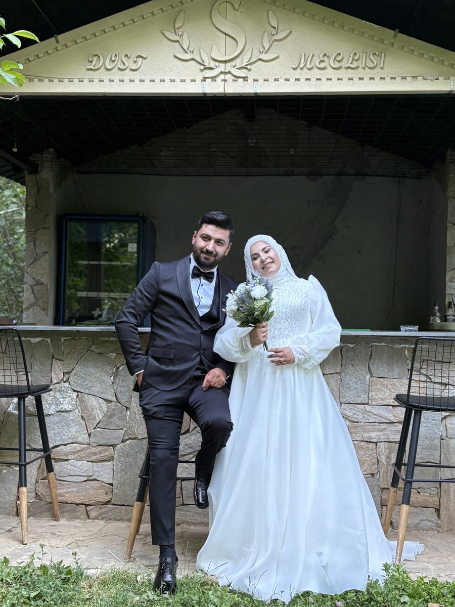 👰‍♀️🤵🤍