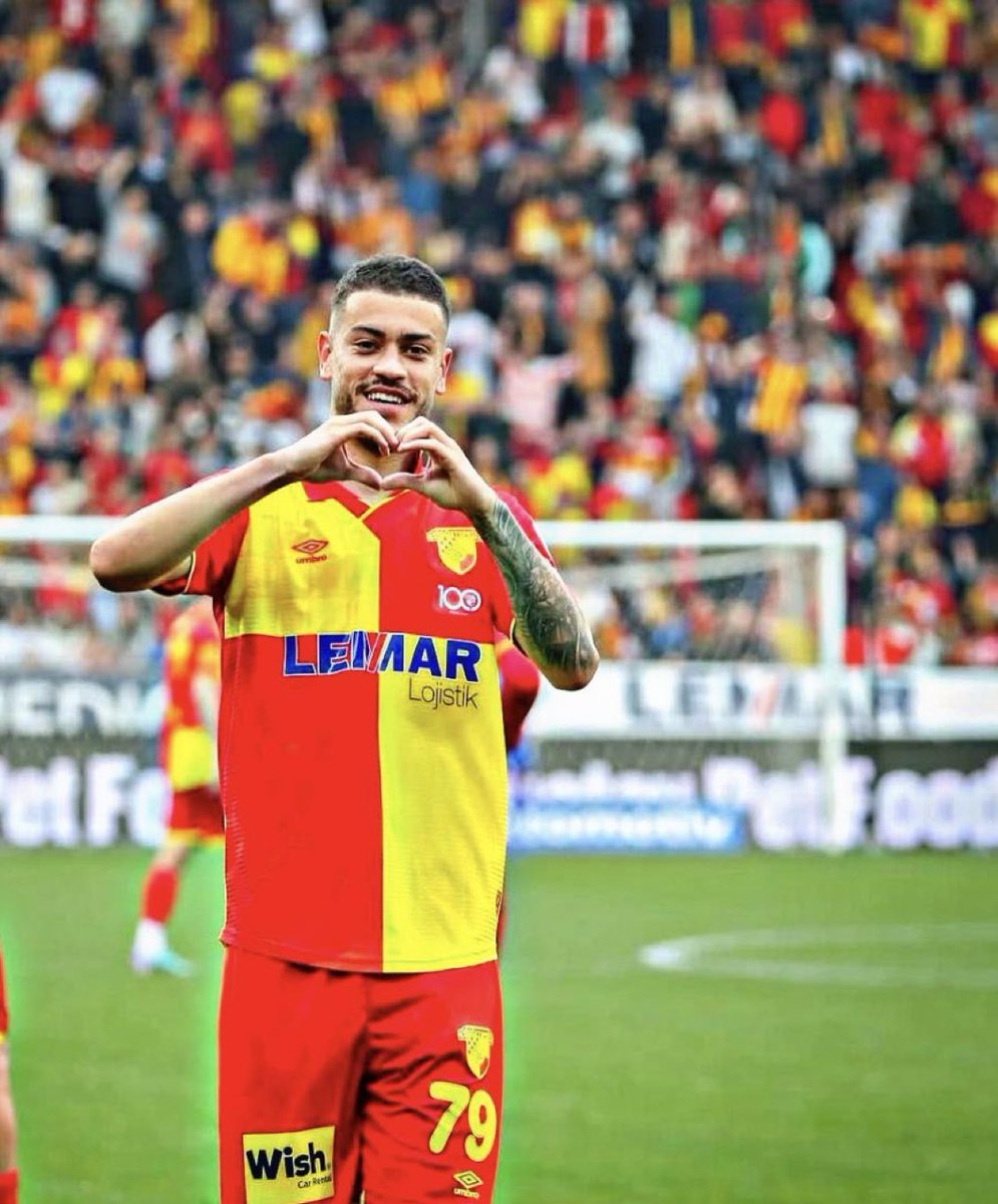 bkfrkn's tweet image. 🗣️ Göztepe Başkanı Mehmet Sepil ; 

“Fenerbahçe, Galatasaray ve Beşiktaş, Romulo için Göztepe’ye sözlü teklif yaptı! 
Ancak en mantıklı teklif Fenerbahçe’den geldi.”