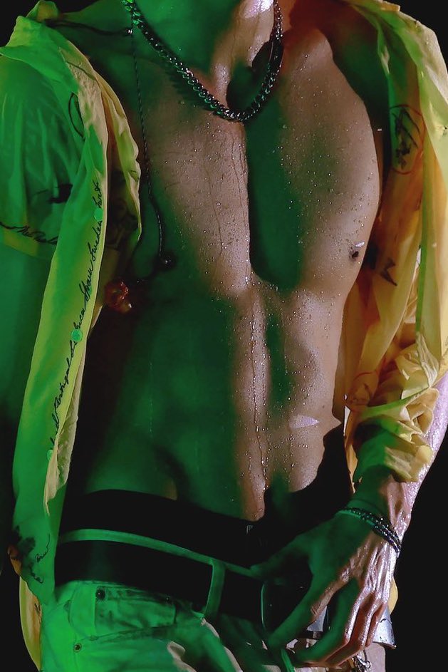 S T O P