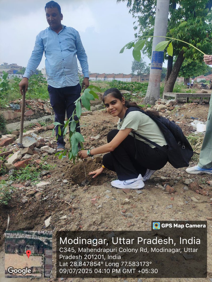 IIFAModinagar's tweet image. एक पेड़ मां के नाम” अभियान के अंतर्गत, आज दिनांक 9 जुलाई 2025 को इंस्टिट्यूट ऑफ़ फाइन आर्ट, मोदीनगर के प्रबंधन, स्टाफ, शिक्षकगण एवं छात्र-छात्राओं द्वारा वृक्षारोपण किया गया।

#TreeForMother #PlantATree #GreenInitiative #FineArtModinagar #EnvironmentDay #GoGreen