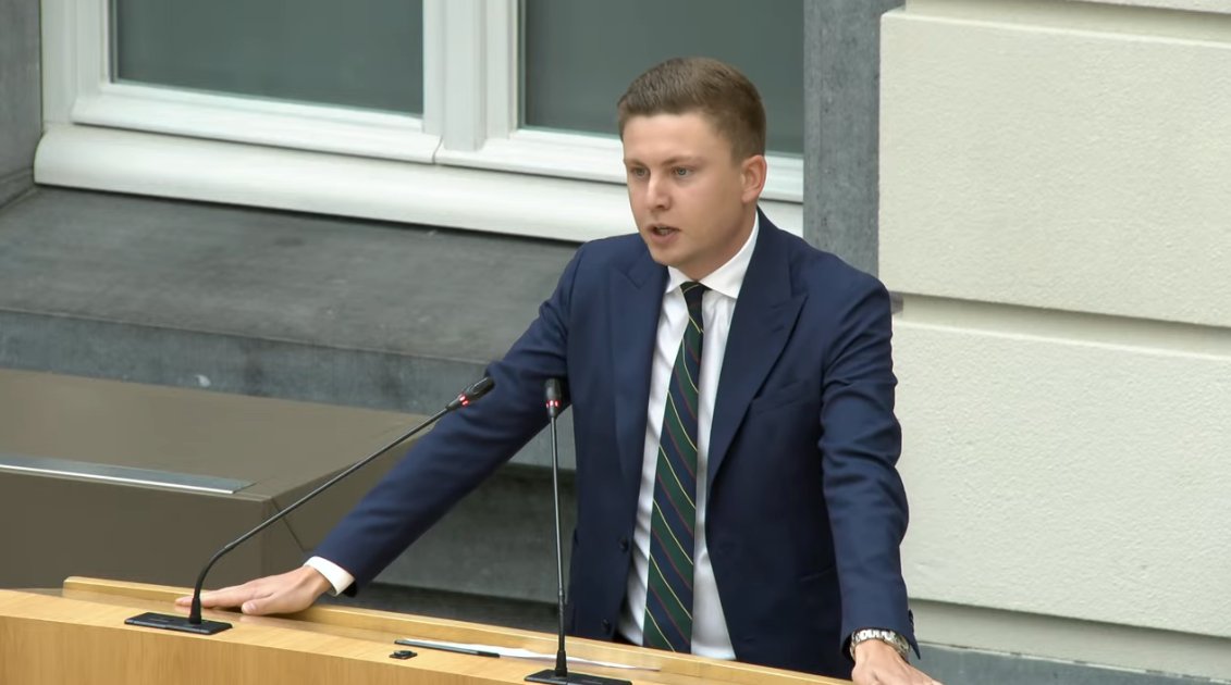 Vlaams Belang - Vlaams Parlement (@vb_vlaparl) on Twitter photo "Om het afstappen van gas verkocht te krijgen aan de burger, wordt de angst weer bovengehaald als instrument. Pure bangmakerij. Een Vooruit-minister van Energie die filmpjes post op sociale media waar geen leugen bespaard wordt om de mensen bang te maken." <a href="/Filip_Bru/">Filip Brusselmans</a> #Vlaparl "Om het afstappen van gas verkocht te krijgen aan de burger, wordt de angst weer bovengehaald als instrument. Pure bangmakerij. Een Vooruit-minister van Energie die filmpjes post op sociale media waar geen leugen bespaard wordt om de mensen bang te maken." <a href="/Filip_Bru/">Filip Brusselmans</a> #Vlaparl