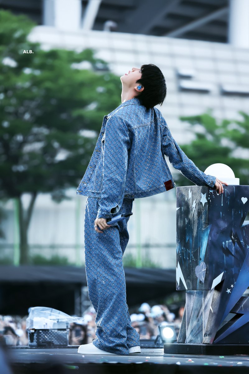 ALittleBraver92's tweet photo. 250628 🧊

#방탄소년단진 #김석진 #석진 #진  #BTSJIN #JIN 
#Jin_TOUR_KOREA #RUNSEOKJIN_epTOUR_KOREA
@BTS_twt https://t.co/rHoHRpoGAQ