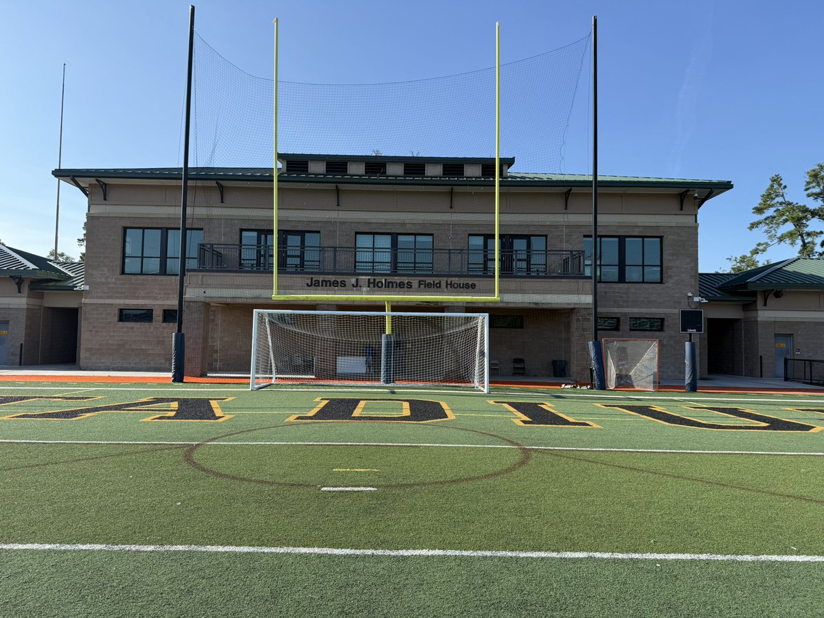 RandomSportsGem's tweet image. Memorial Stadium in Savannah, Georgia!