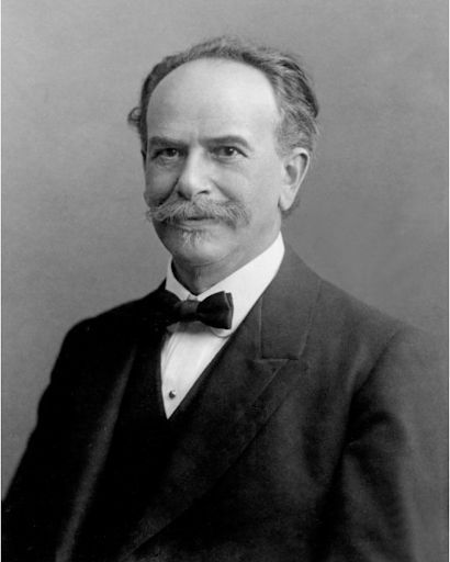 SocResJournal's tweet image. Franz Boas, the “father of American anthropology,” was born on this day in 1858 in Minden, Germany. #botd
Perhaps best known for his theory of cultural relativism, Boas advocated for a Western “deemphasis” of cultures—that is, cultures should be understood within their own…