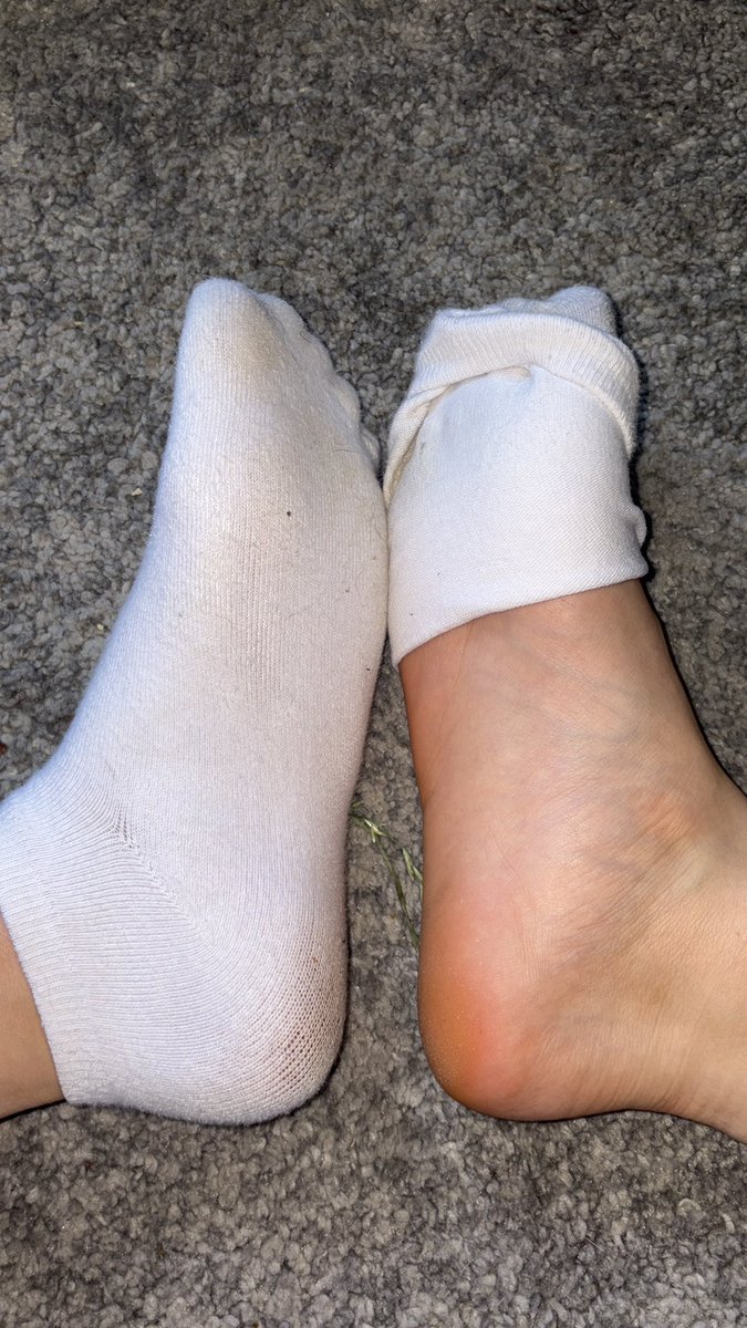00Secretbaby's tweet photo. #feetworshi̇p #feetfetısh #SugarBabies #findom #misstress #brats #goddess https://t.co/LgWvbb8SaO
