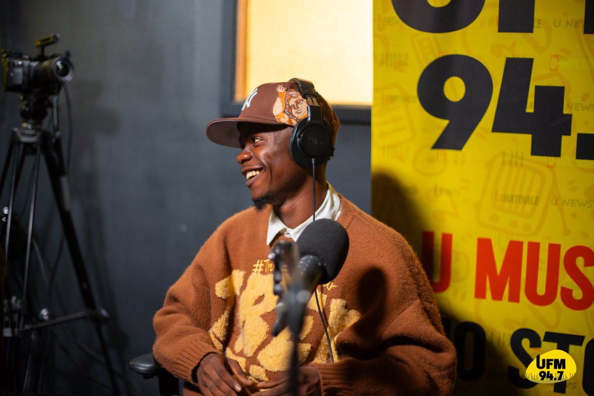 947UFM's tweet photo. #UJob #UrbanFM
🎬 À 23 ans, 𝐌𝐚𝐫𝐝𝐨𝐜𝐡𝐞́𝐞 𝐌𝐢𝐤𝐮𝐛𝐮 est derrière les plus grosses campagnes pub de Kinshasa (Vodacom, Mutzig, Rawbank, Orange, etc.)
Il raconte son parcours dans #UJob avec @CMbuatas 🎙️
🎧 Podcast 👉 https://t.co/jCJI2nGA2J
#Publicité #Kinshasa #UFM947 https://t.co/GpJm3wBlMc