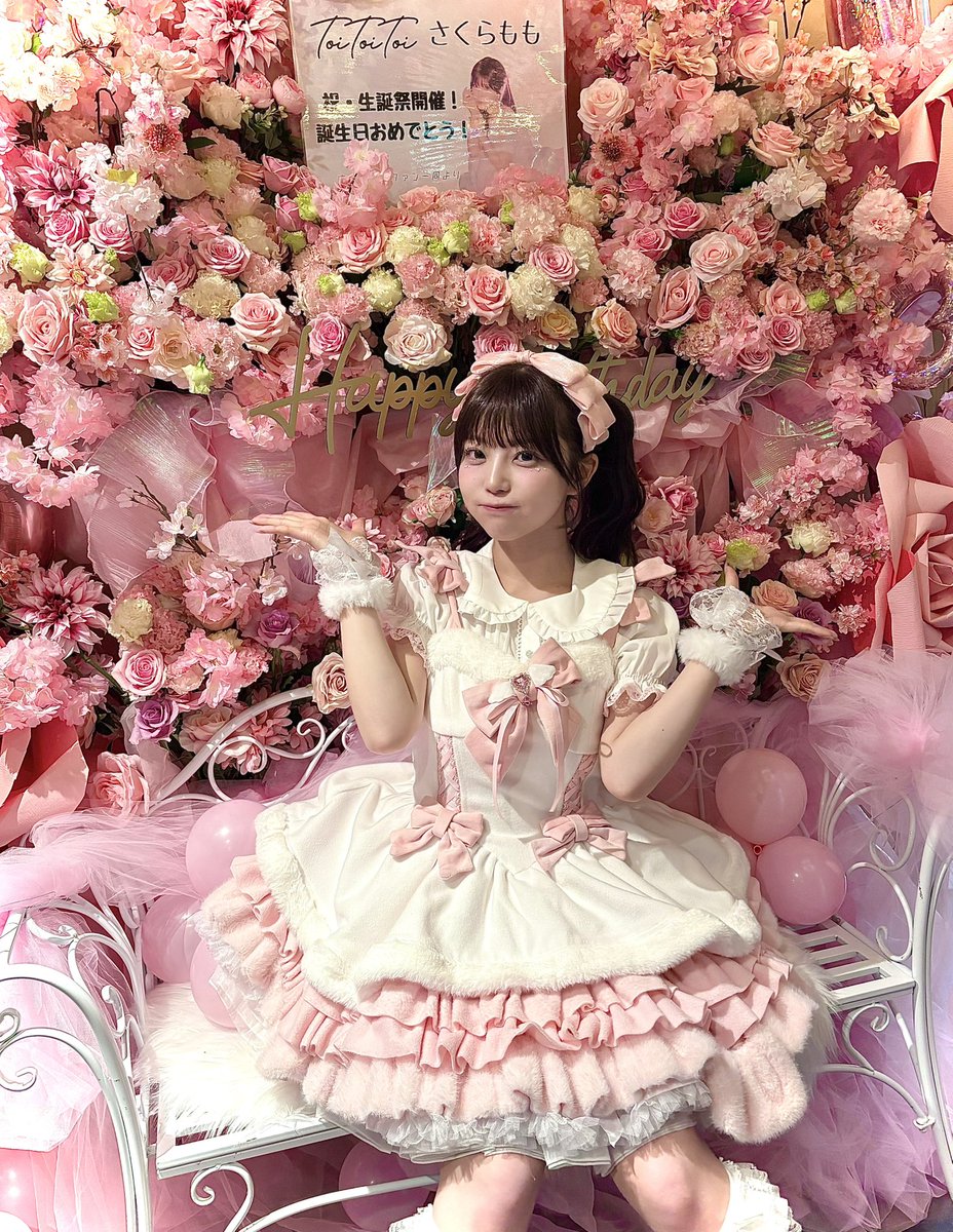 ToiToiToi さくらもも アクリルスタンド2個セットアクスタバーレスク東京 バーレスク もも さくらもも DVD toitoitoi - メルカリ
