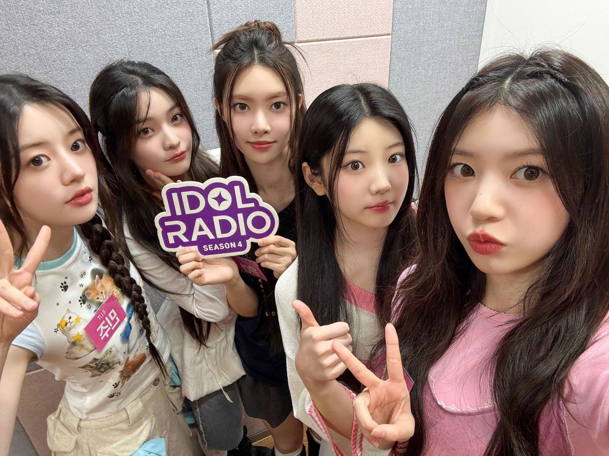 아이돌 라디오 #ep137_아일릿 (DJ 선우) 스트리밍 방송이 시작됐습니다

📲 MBC RADIO 공식 Youtube 채널에서 라이브 스트리밍
youtube.com/live/iyzEwucwc…

<a href="/THEBOYZ_officl/">더보이즈 (THE BOYZ)</a>
<a href="/ILLIT_official/">ILLIT official</a>

#MBC #IDOLRADIO #아이돌라디오 #THEBOYZ #더보이즈 #선우 #ILLIT #아일릿