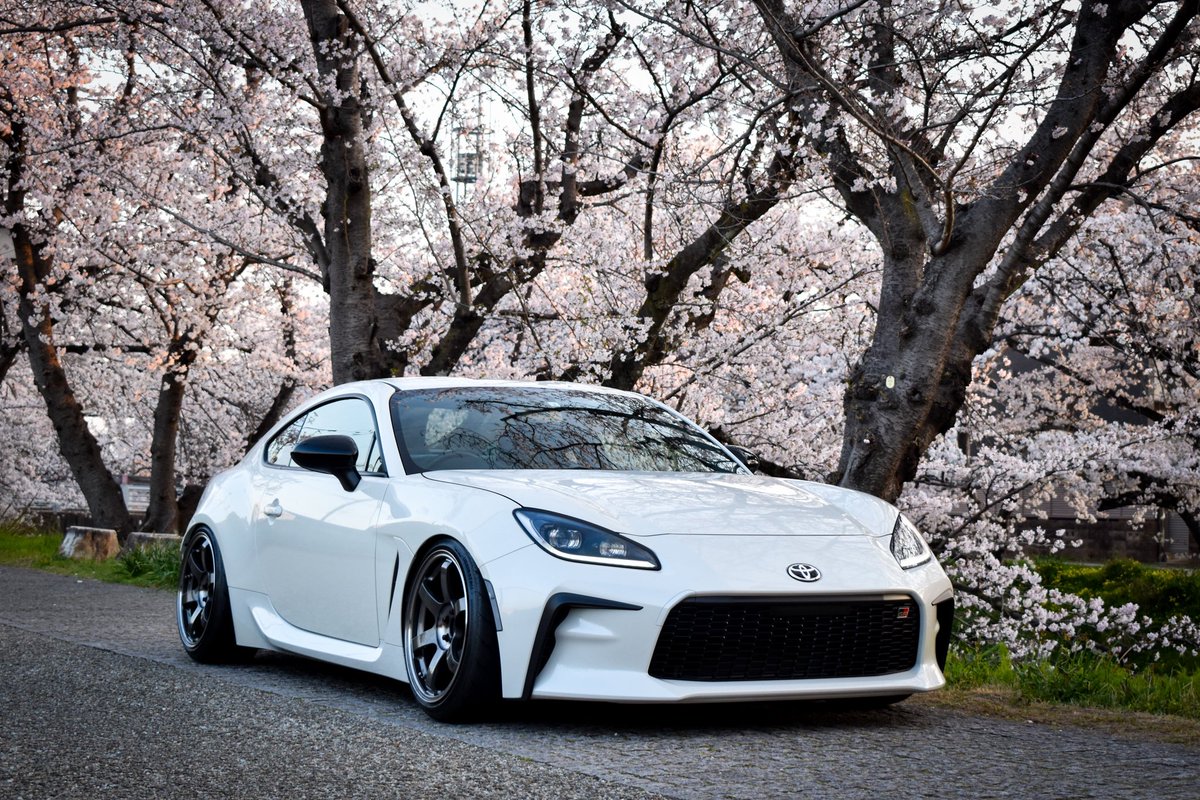 #愛車の右斜め前嫌いな奴いない