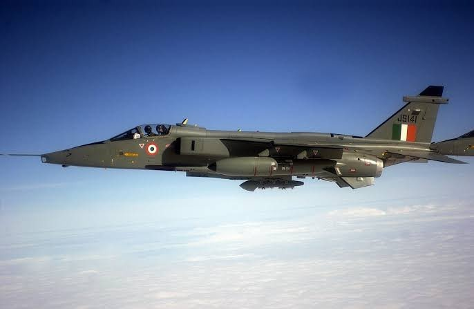 patilvishalvp's tweet photo. Heartfelt Tribute!
The tragic crash of an Indian Air Force Jaguar aircraft near Churu district in Rajasthan is deeply unfortunate. In this devastating incident, one brave IAF officer has attained martyrdom, while another has been critically injured.
We pray for eternal peace to the departed soul of the brave warrior, and wish a swift and successful recovery for the injured officer.

#IAF #IndianAirForce #Churu  #RajasthanNews