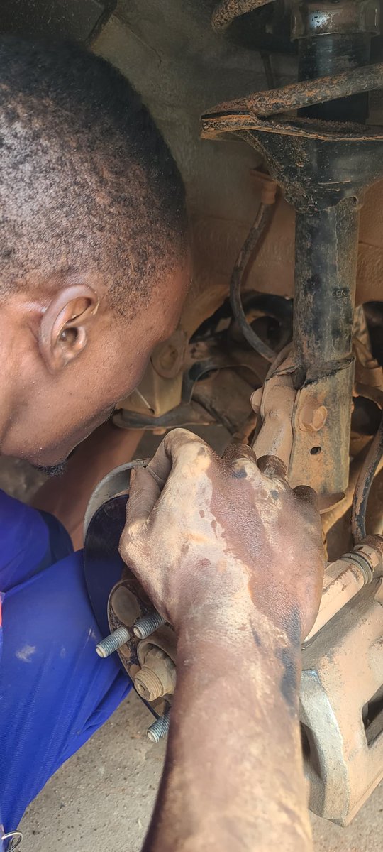 NiyoGarage's tweet image. Thorough #motorvehicle #inspectionservices by #SkilledMechanics, delivering top-notch results promptly and at pocket-friendly rates. Imagine that!😉😊 Visit us today and let us work our magic on your ride. #CallOrWhatsapp: 0757001002/ 0776202785. #Iris #Milk #Forgive #Caicedo