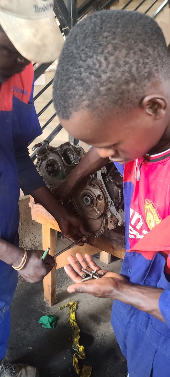 NiyoGarage's tweet image. Thorough #motorvehicle #inspectionservices by #SkilledMechanics, delivering top-notch results promptly and at pocket-friendly rates. Imagine that!😉😊 Visit us today and let us work our magic on your ride. #CallOrWhatsapp: 0757001002/ 0776202785. #Iris #Milk #Forgive #Caicedo