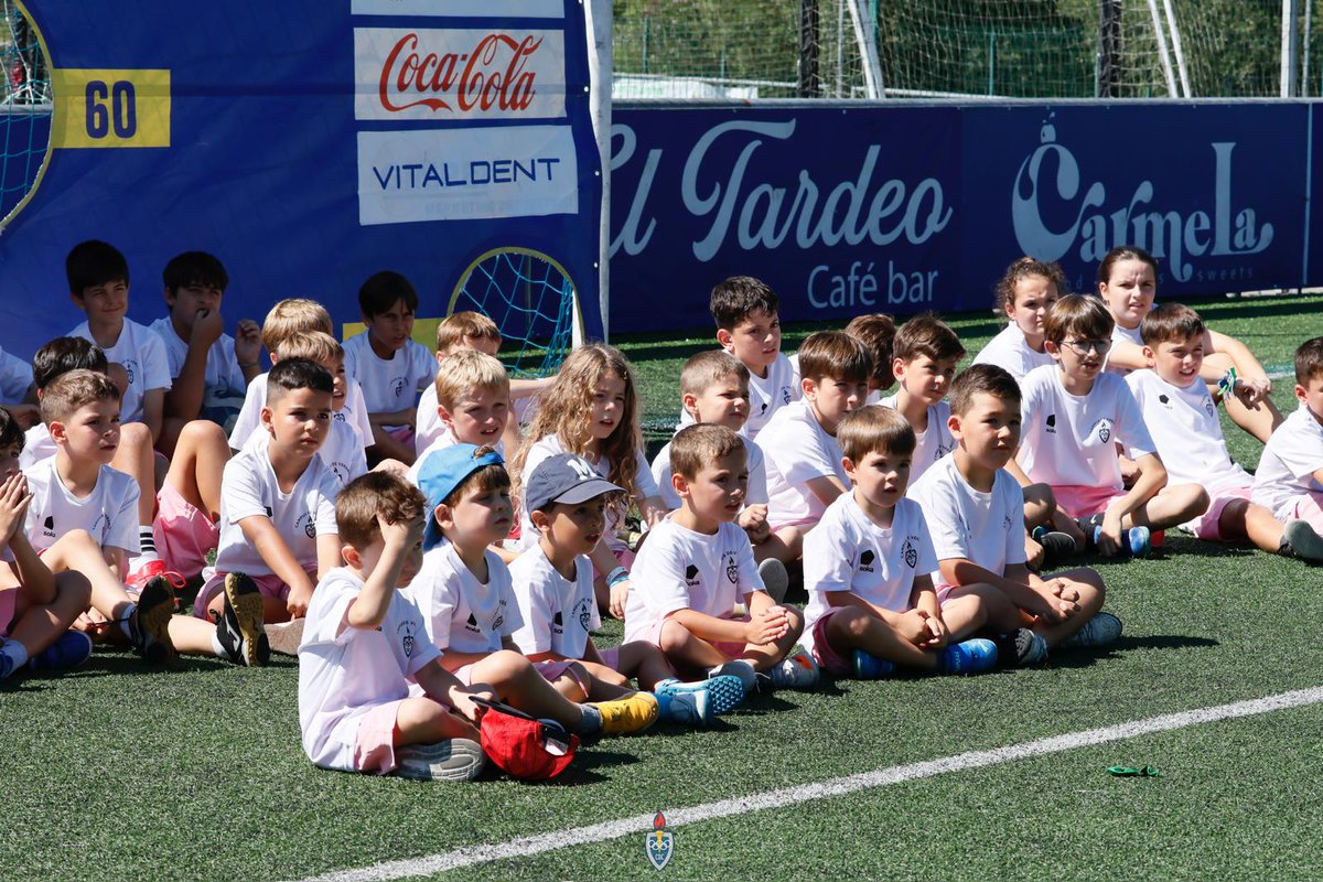 Visita de nuestro entrenador asistente del primer equipo Saúl Berjón al Campus Cova.
#CampusCova