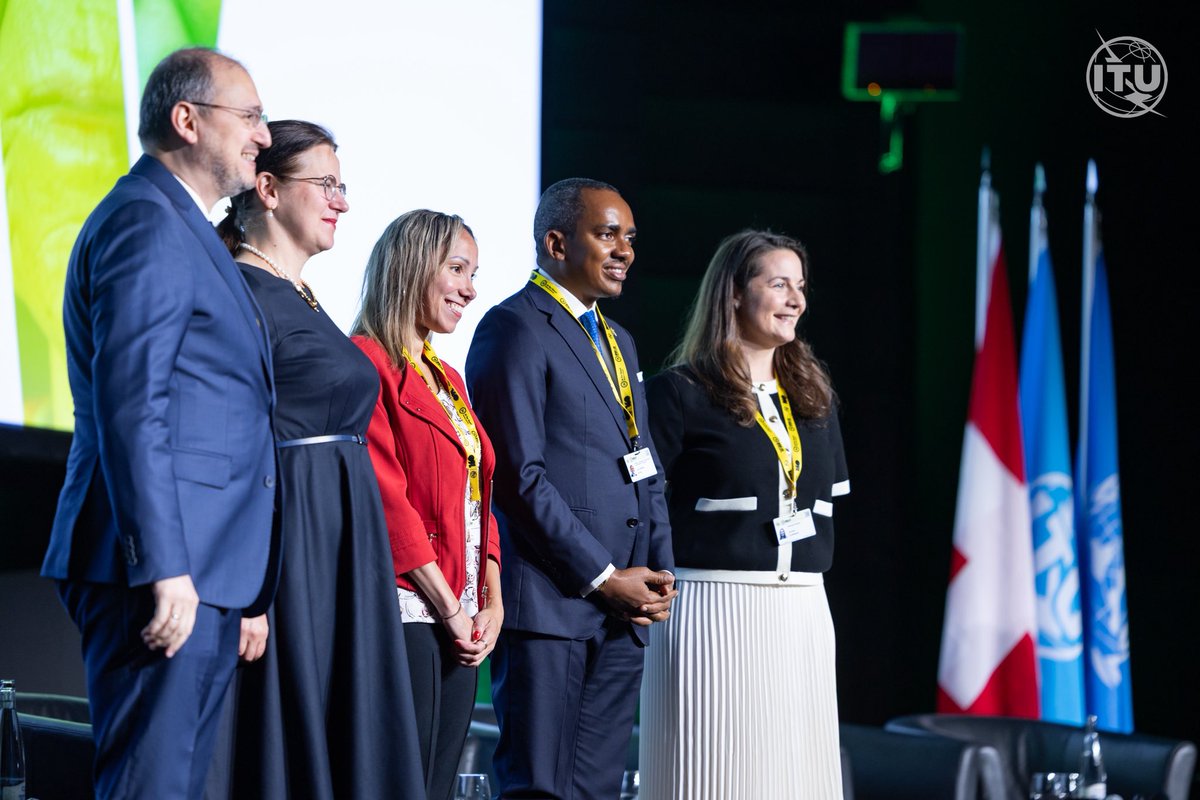 WSIS+20 High-Level Event 2025 kapsamında “Leaders TalkX: Future-ready: Enhancing Skills for a Digital Tomorrow” temalı oturuma katılarak ülkemizde dijital becerileri ve dijital okuryazarlığı arttırmak için atılan adımlara değindik.

Oturum kapsamında, 2017 yılı sonunda kurulan ve