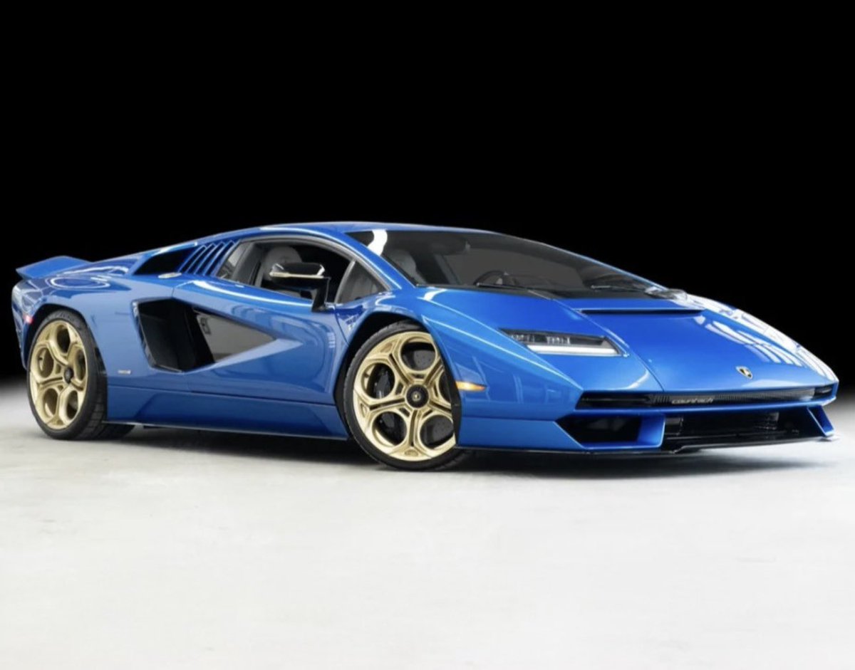 LamboCIub's tweet image. Blu Nethuns Countach LPI 800