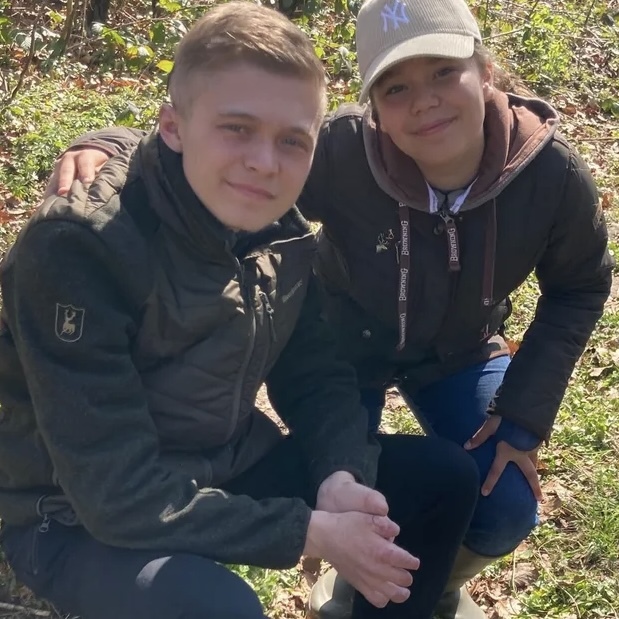 LMPositif's tweet photo. 🇫🇷 Rémy, 19 ans, amputé des dix doigts après une méningite, va pouvoir se payer des prothèses grâce à une cagnotte en ligne qui a dépassé les 50 000 euros ! En un mois et demi, il a reçu plus de 1 500 participations et des milliers de messages de soutien. Le jeune homme, qui "n’aurait jamais cru recevoir autant", va pouvoir regagner en autonomie.���� (TF1 info)

📸 Aurélie Laurent