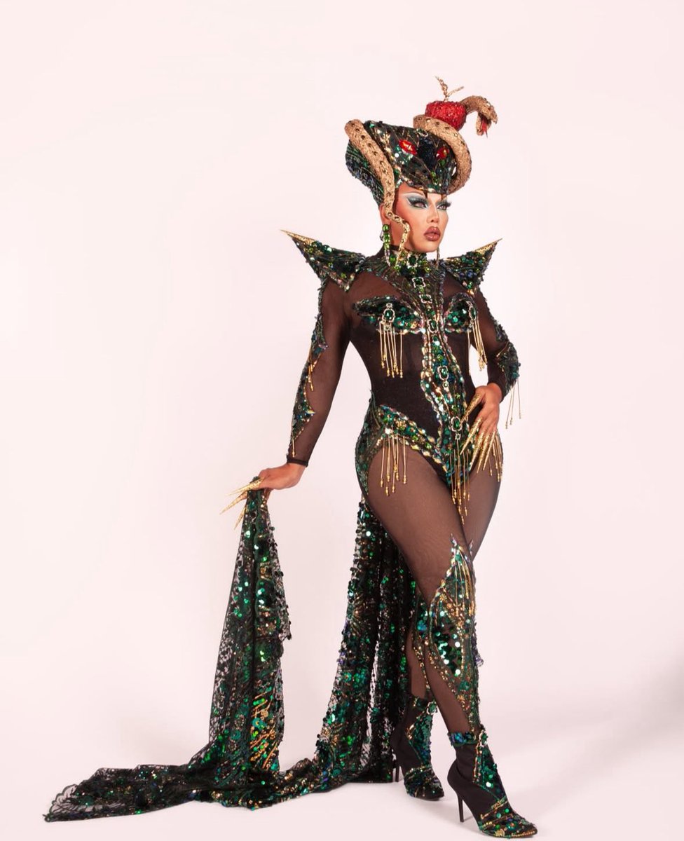 CoeKiki's tweet photo. Welcome to the GARDEN OF EDEN. 
Outfit by me. 
photo by @anthony_leger_ https://t.co/59ioProPYf