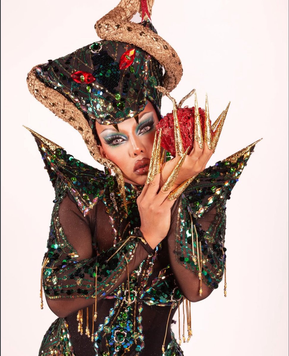 CoeKiki's tweet photo. Welcome to the GARDEN OF EDEN. 
Outfit by me. 
photo by @anthony_leger_ https://t.co/59ioProPYf