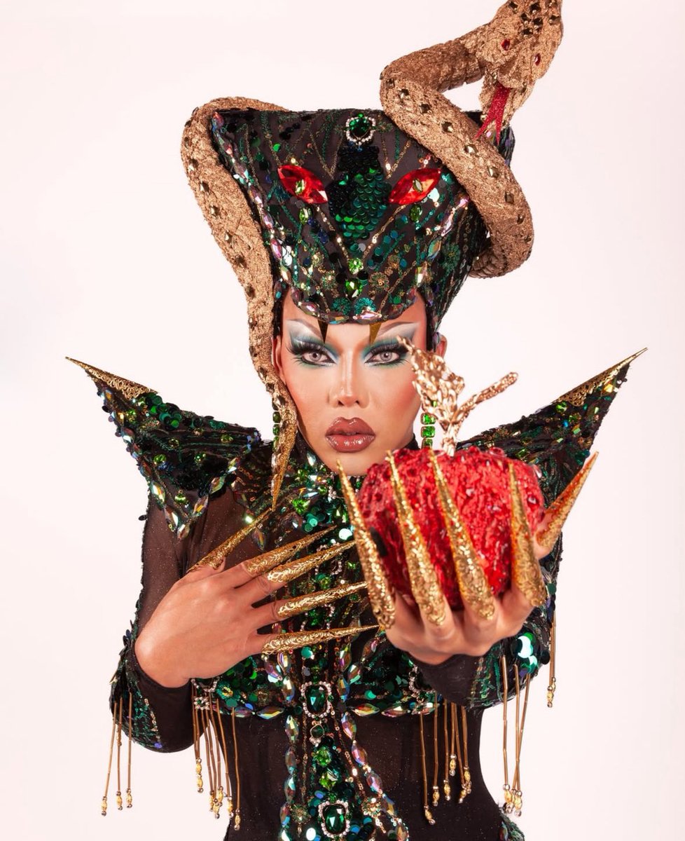 CoeKiki's tweet photo. Welcome to the GARDEN OF EDEN. 
Outfit by me. 
photo by @anthony_leger_ https://t.co/59ioProPYf