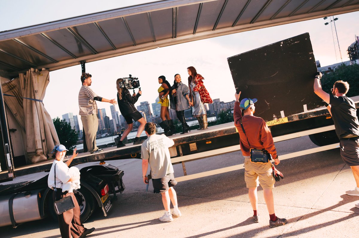 SHOOK. OUT NOW.

sugababes.orcd.co/shook