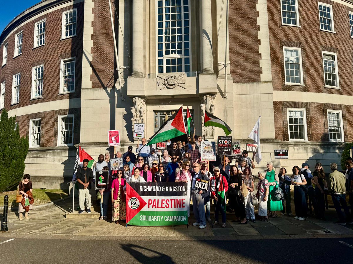Palestine Solidarity Campaign (@pscupdates) on Twitter photo This major step forward is testament to the tireless campaigning of Richmond and Kingston PSC (<a href="/richkingpsc/">Richmond and Kingston PSC</a>), who co-ordinated a petition calling for divestment signed by over 1,500 Kingston residents. (5/5) This major step forward is testament to the tireless campaigning of Richmond and Kingston PSC (<a href="/richkingpsc/">Richmond and Kingston PSC</a>), who co-ordinated a petition calling for divestment signed by over 1,500 Kingston residents. (5/5)