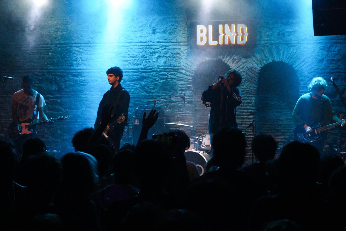 New York’un çiğ, acımasız gerçekliğini seslere döken ve modern hayatın karanlık kalbine bakmaktan çekinmeyen Been Stellar, ilk İstanbul konseri için %100 Müzik katkılarıyla Blind sahnesindeydi🌟