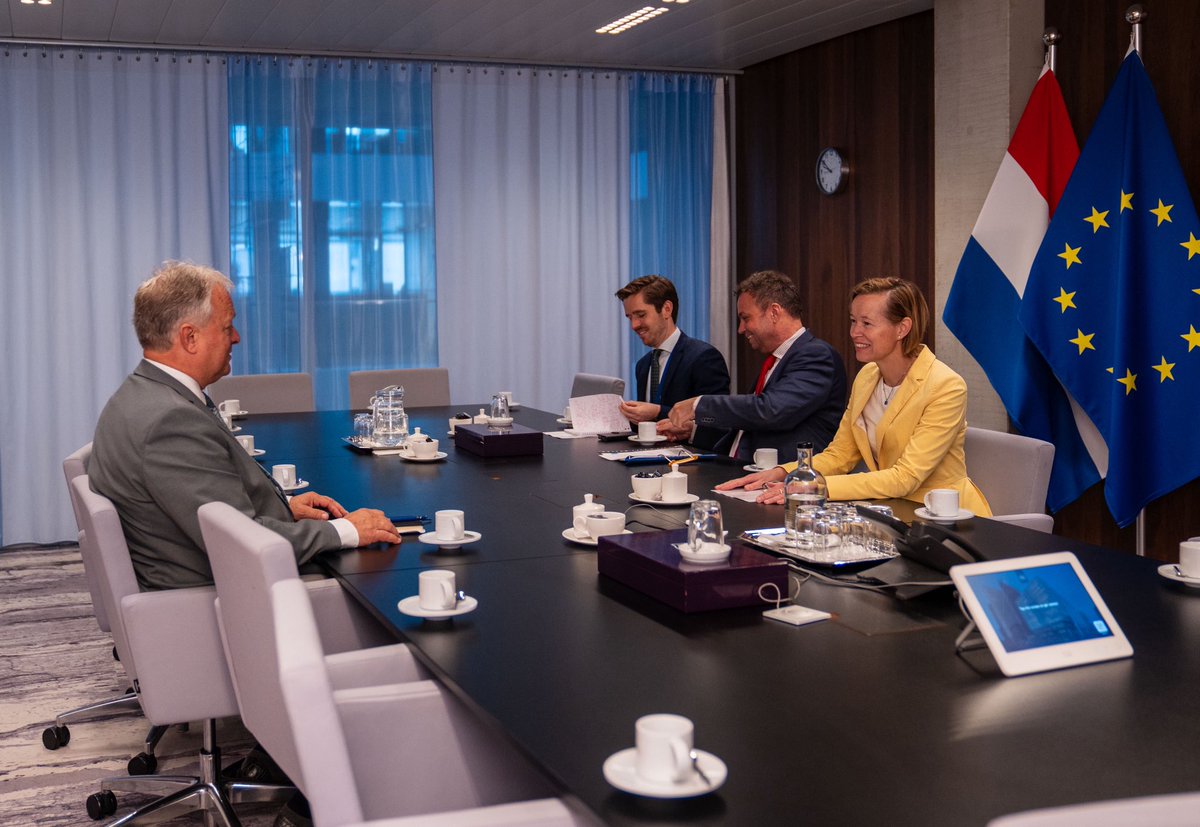 stasBuHa's tweet image. Gesproken met @ErikZiengs van @onl, een van de belangenbehartigers van het NLse mkb. Gesprekken zoals deze sterken onze ondersteuning voor het NLse bedrijfsleven bij internationaal zakendoen en helpen mij om de zorgen vanuit het mkb over te brengen in internationale discussies.