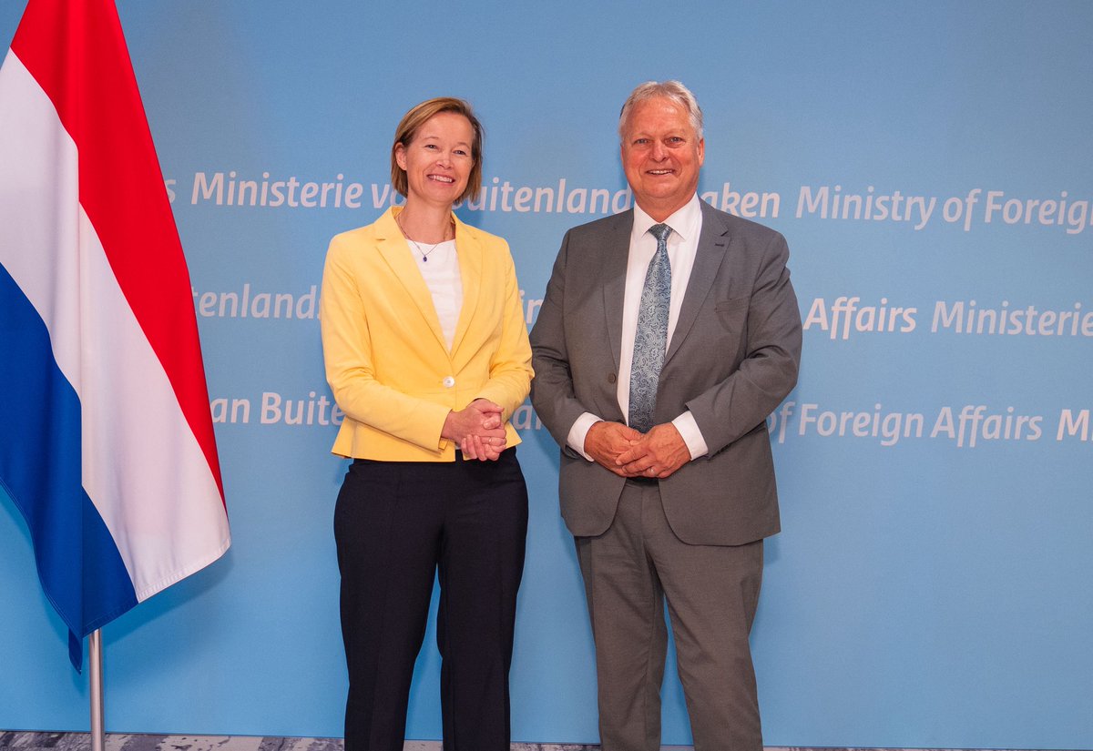 stasBuHa's tweet image. Gesproken met @ErikZiengs van @onl, een van de belangenbehartigers van het NLse mkb. Gesprekken zoals deze sterken onze ondersteuning voor het NLse bedrijfsleven bij internationaal zakendoen en helpen mij om de zorgen vanuit het mkb over te brengen in internationale discussies.
