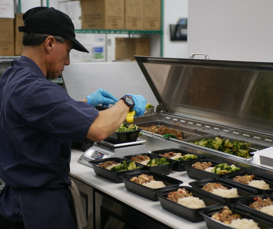 rethinkfood's tweet image. 🚨 Rethink Food’s Medically Tailored Meals Program brings free, dietitian-designed meals to eligible Medicaid members across NYC and Long Island. Just fill out this form: rethinkfood.org/medically-tail…, and a team member will be in touch to guide you through the next steps.