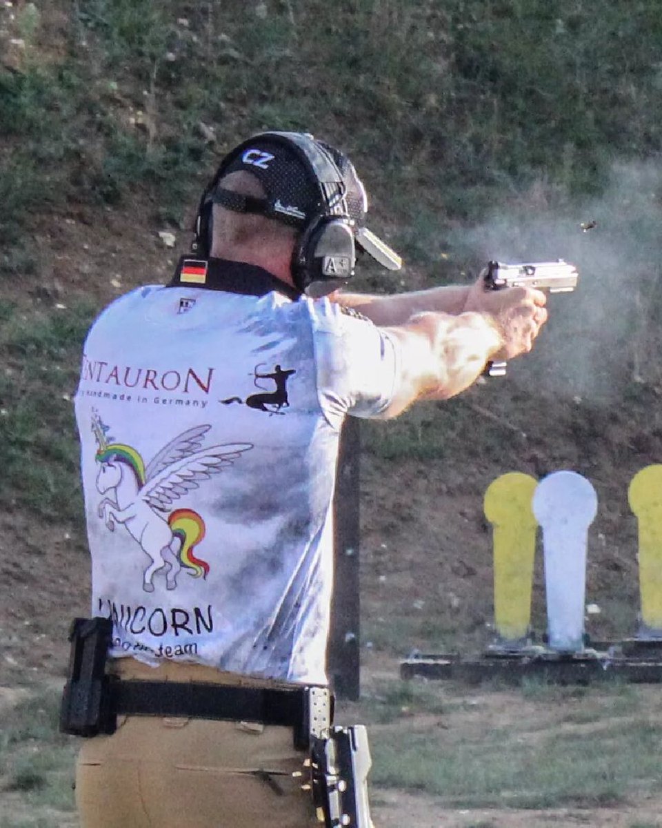 Frohes Bergfest! Kommt gut durch die Woche!
#Zentauron

Schaut gerne mal hier vorbei: bit.ly/4eFpQEu 

#Bundeswehr #Taktisch #Blog #Armee #Tactical #Army #Military #Militär #Bergfest