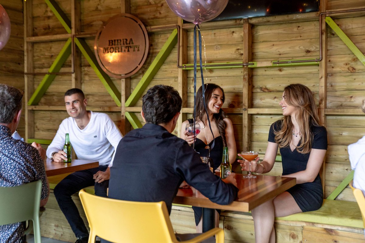 Occassions at Barrys ✨

Whether you're looking for a venue for a summer work party, birthday or wedding day 2, look no further than Barrys of Douglas!

Pull up a chair. Take a taste. Come join us.

Contact us today, call (021)489 1370 or visit barrysofdouglas.com/special-occasi…