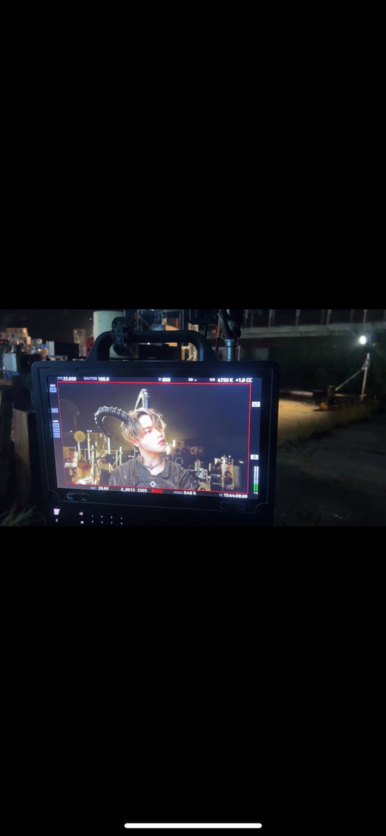 Jungyippy's tweet image. Boss?

#BUS_BOSSINTHEBUILDING_MV
#JUNGT