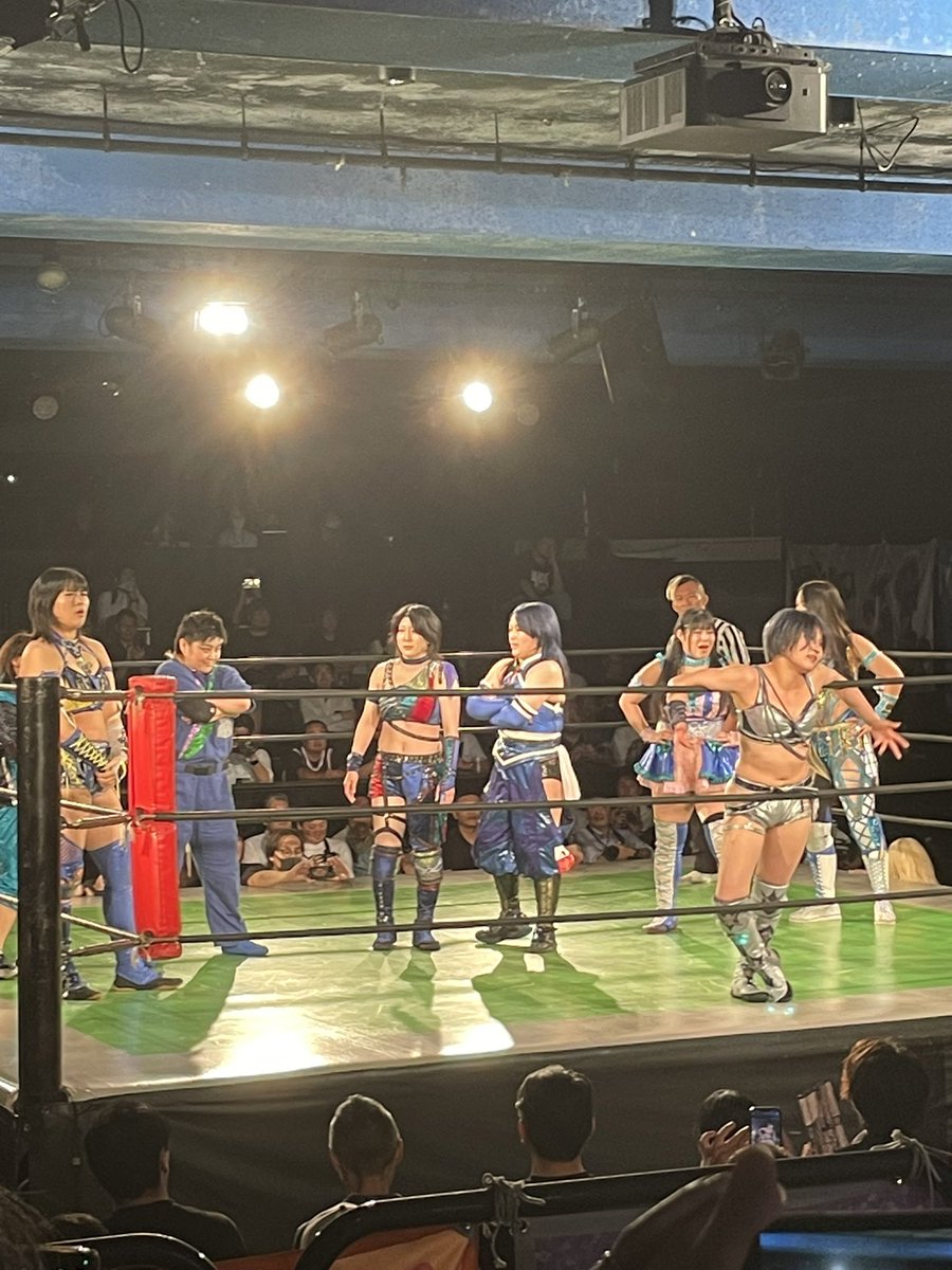 HAL_san_kamone's tweet photo. 一人だけ色がビミョーだった絶対不屈彼女
ご覧の顔で見せしめの刑でした
#安納サオリ
#AZURERevolution
#STARDOM https://t.co/P3D9t9J3Jx