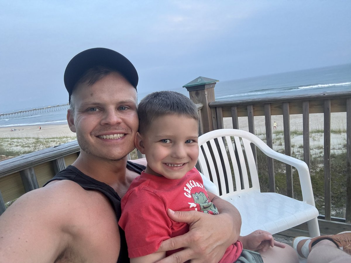 Just got back from the beach with the fam 🏖️ While I was soaking up the sun, the dividend income kept rolling in! 🌊 

A reminder that Dividends = Real Passive Income!