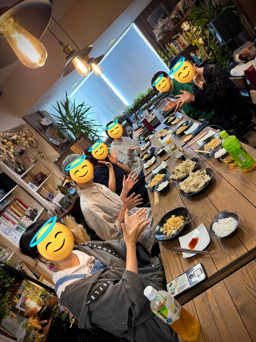akira7798's tweet image. 今日のゼミまかない。
今日は餃子とチャーハンの日。100個くらい食べたねw
良く制作をし、良く食べ、良く話す。これが中川ゼミです。
#中川研究室の日常